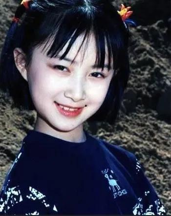 娱乐圈爆料95后小花,娱乐圈新势力崛起，揭秘她的成长之路  第2张